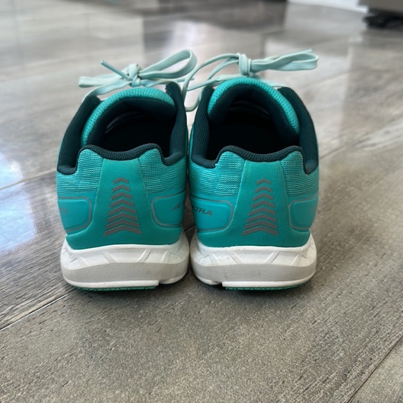 Altra Rivera Running Shoes - Picture 3 of 8